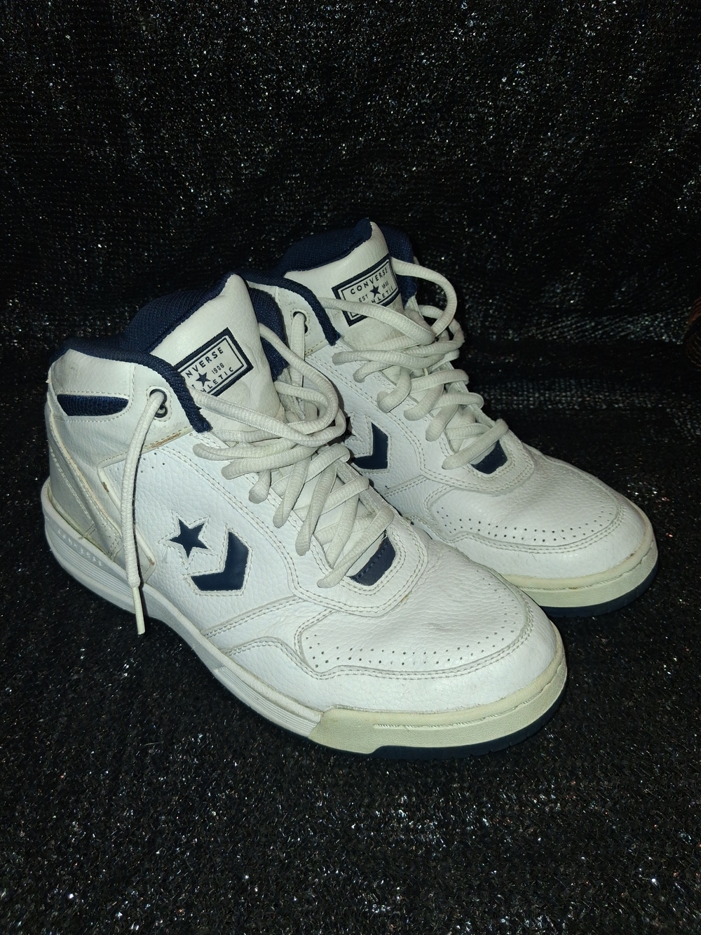 Converse Men’s Size 10 White & Navy Mid-Top Athletic Sneakers